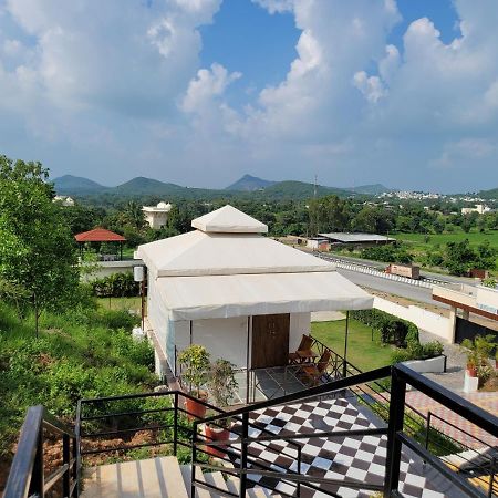 Aura Gold Resort Удайпур Екстериор снимка