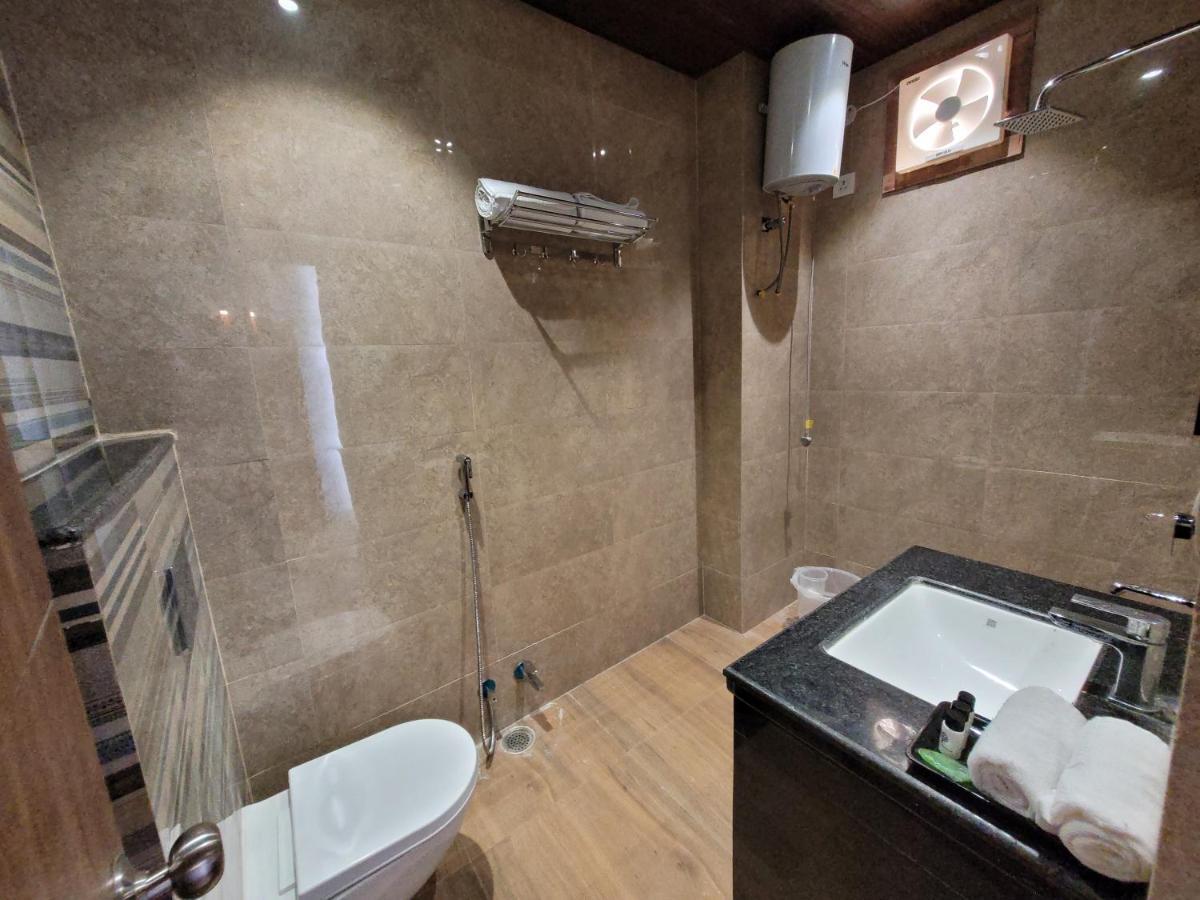 Aura Gold Resort Удайпур Екстериор снимка
